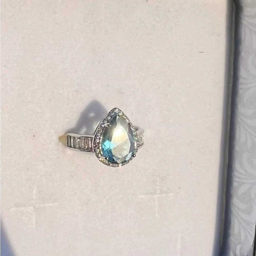 Light sapphire teardrop 2.4CT silver ring with swarovski elements size 9